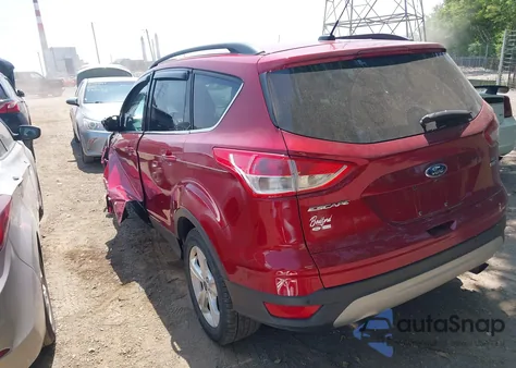 2015 Ford Escape Se z USA, uszkodzony, nr VIN 1FMCU9GX5FUB02657
